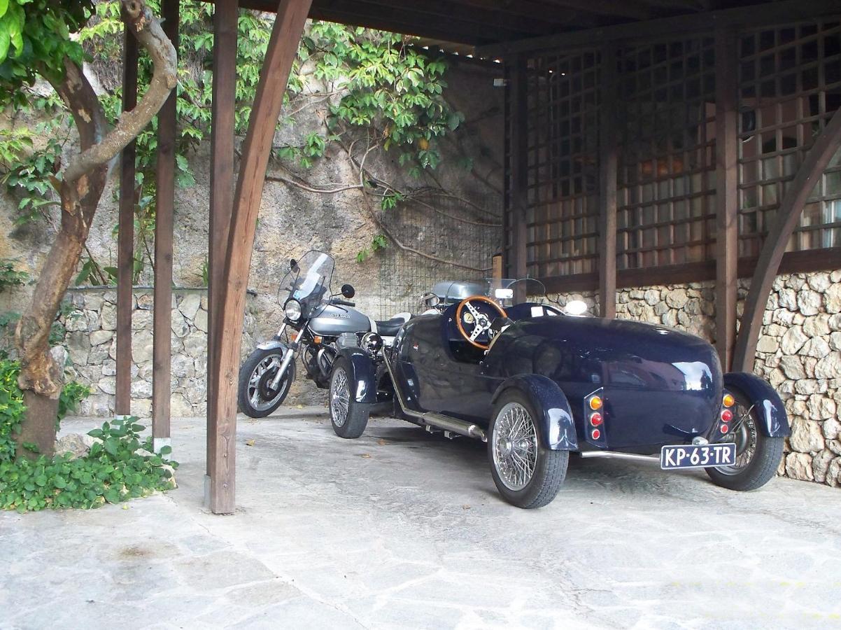 La Tana Del Tasso Ventimiglia Bed & Breakfast Exterior photo
